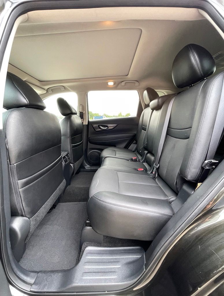 2017 Nissan Rogue SL Black at Autostrade