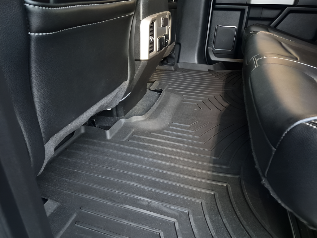 Used 2020 Silver Ford Lariat image 42