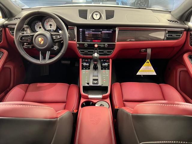 Thumbnail: 2026 Porsche Macan - 4