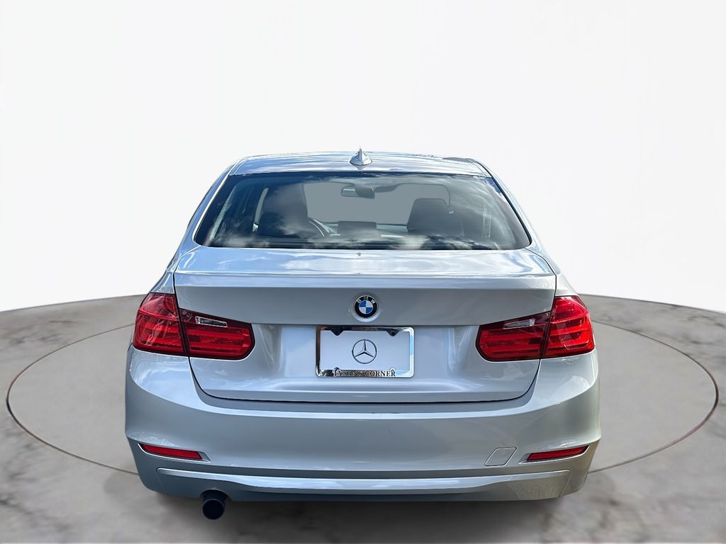 Thumbnail: 2015 BMW 3 Series - 9