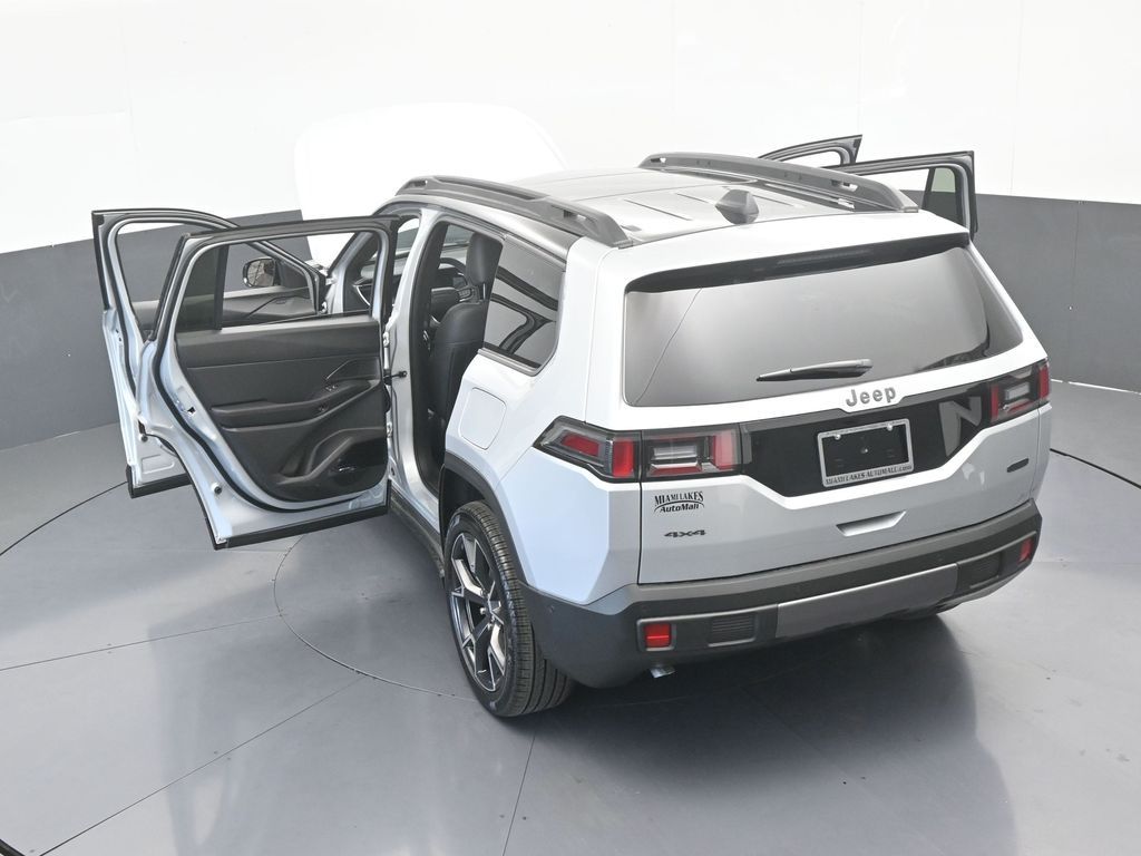 New 2026 Silver Zynith Clearcoat Jeep Overland image 66