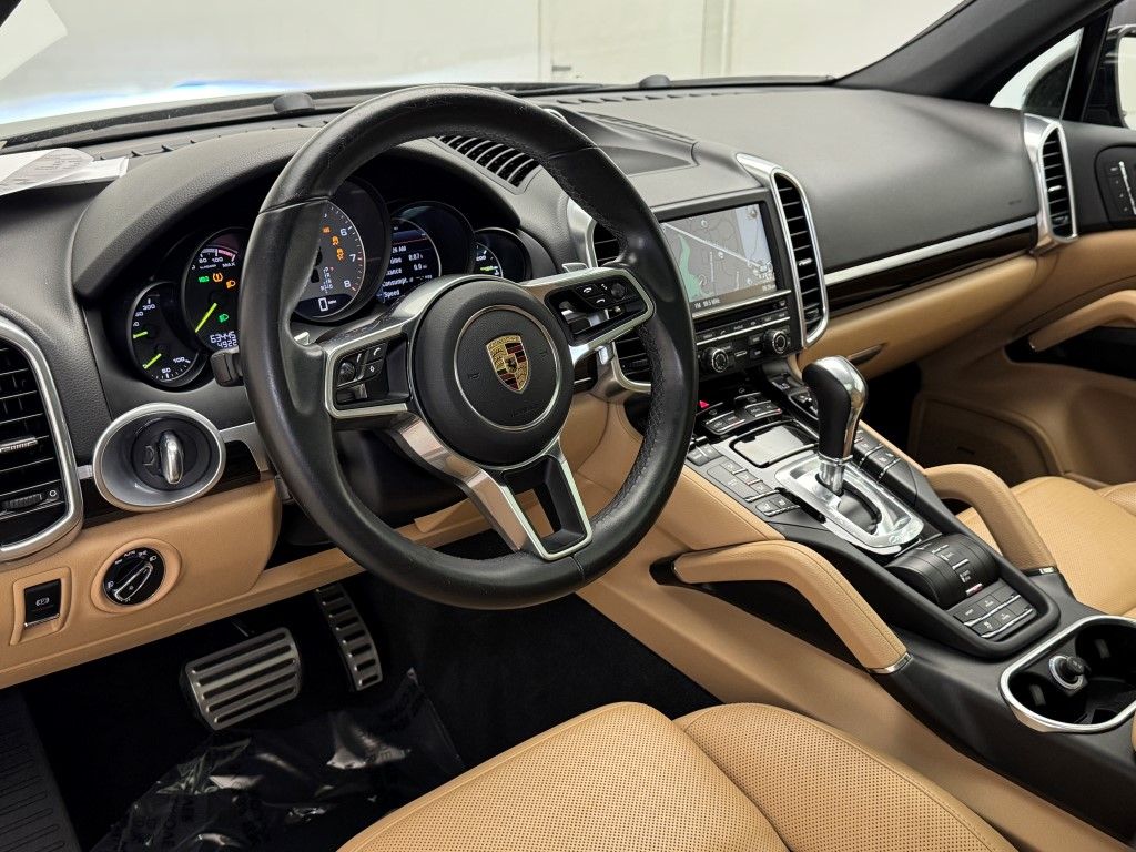 2016 Porsche Cayenne S E-Hybrid 27