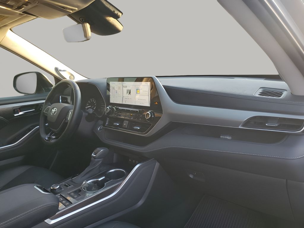 Used Car 2020 Toyota Highlander  Platinum For Sale Under $35,000 In Austin, Texas