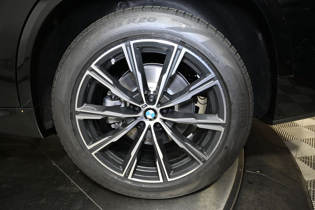 Thumbnail: 2026 BMW X5 - 13