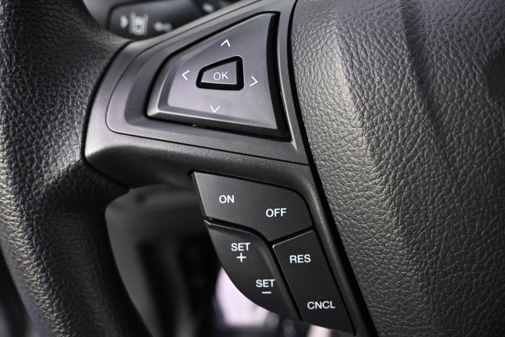 Used 2024 Silver Ford SE image 33