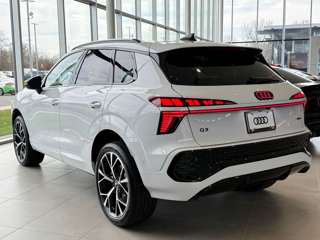 Thumbnail: 2026 Audi Q3 - 6