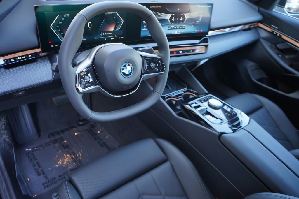 2025 BMW i5 eDrive40 13