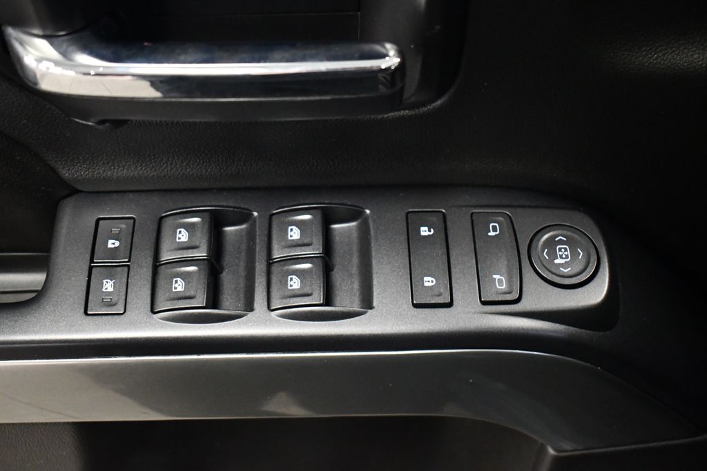 Thumbnail: 2015 Chevrolet Silverado 1500 - 13