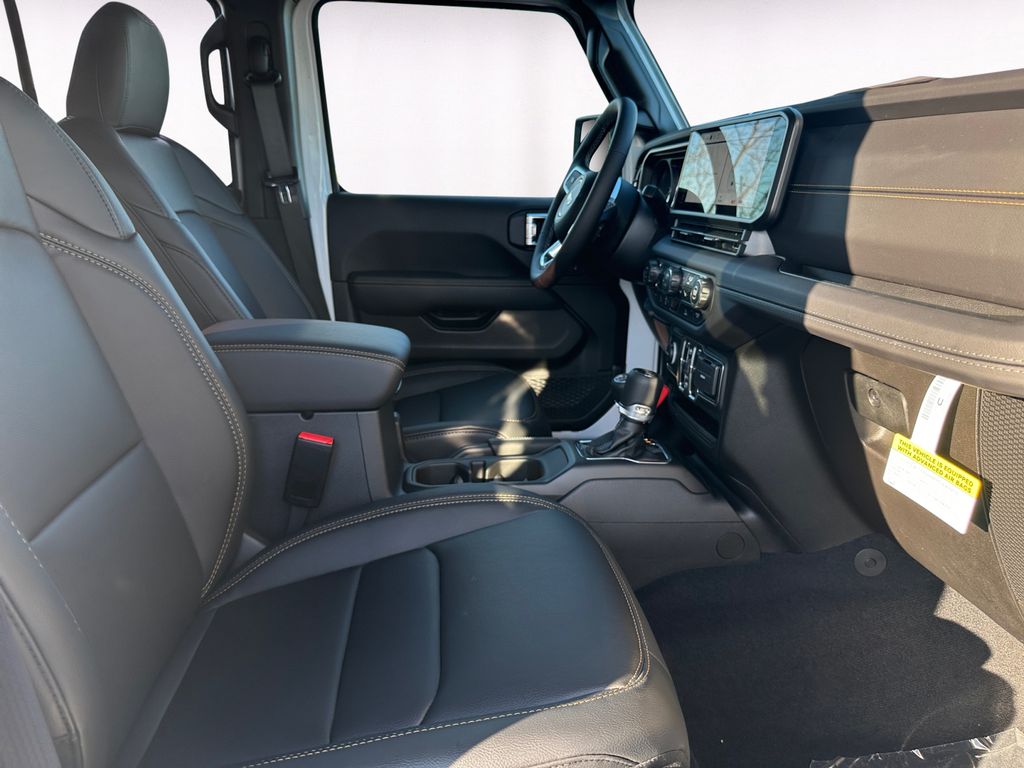 2025 Jeep Wrangler 4-Door Sahara - Photo 15