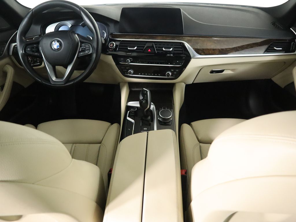 Thumbnail: 2017 BMW 5 Series - 13