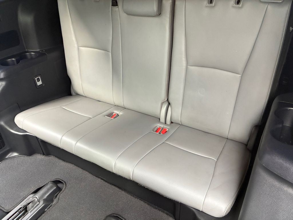 Used Car 2022 Toyota Highlander Hybrid  Platinum For Sale Under $40,000 In Austin, Texas