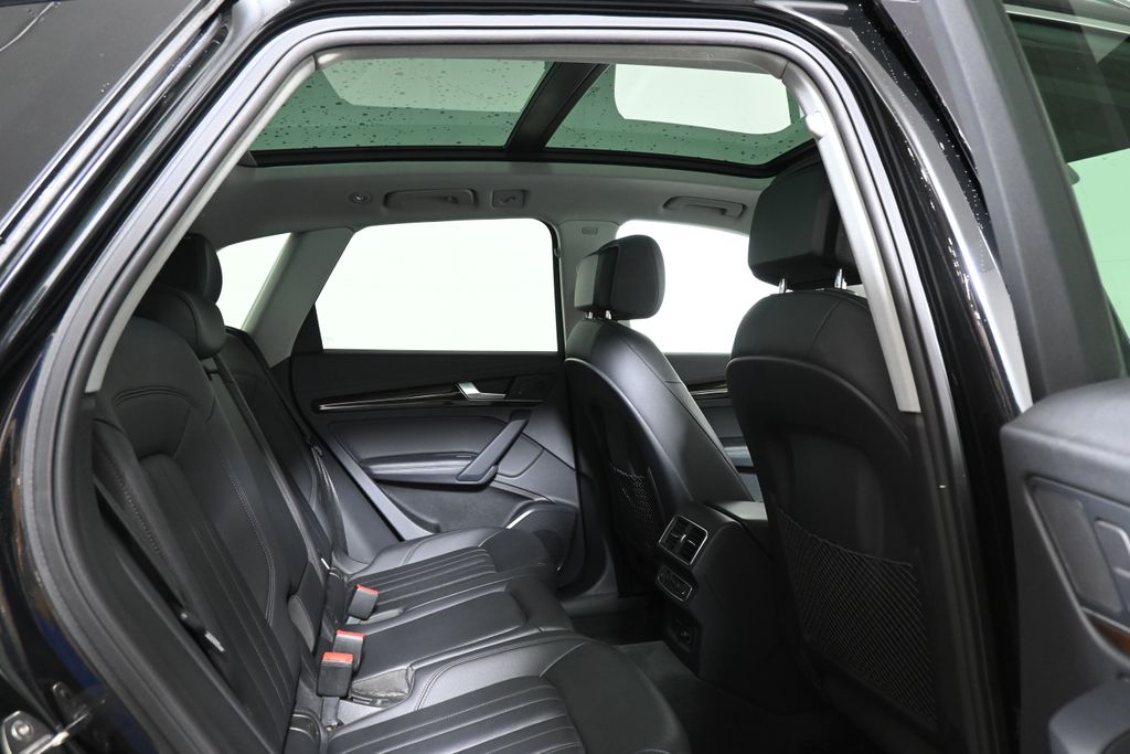 Thumbnail: 2019 Audi Q5 - 26