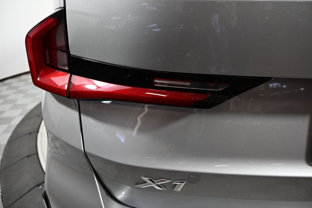 Thumbnail: 2026 BMW X1 - 11