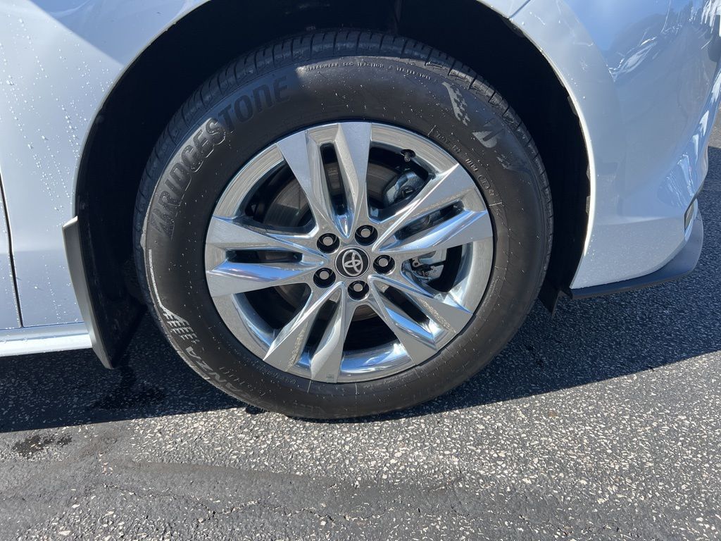 Thumbnail: 2025 Toyota Sienna - 12