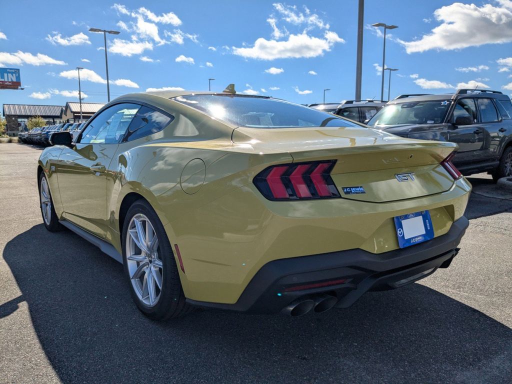 2025 Ford Mustang GT Premium Fastback