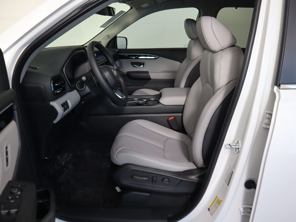 Thumbnail: 2025 Honda Pilot - 19