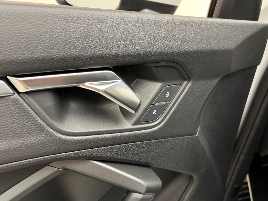 Thumbnail: 2023 Audi Q3 - 27