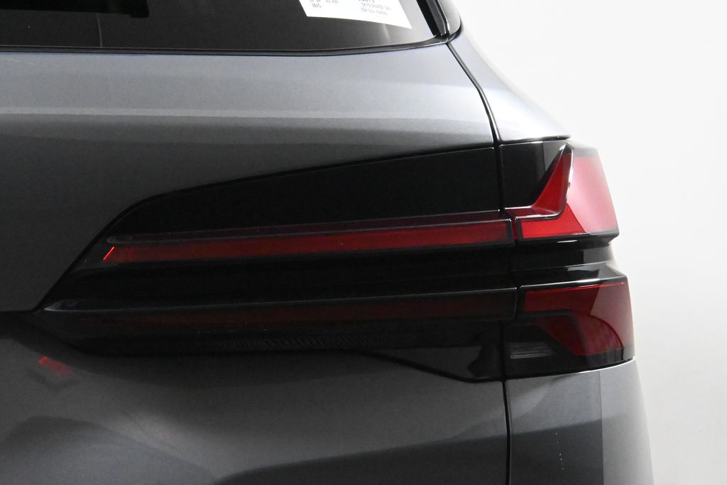 Thumbnail: 2026 BMW X5 - 13