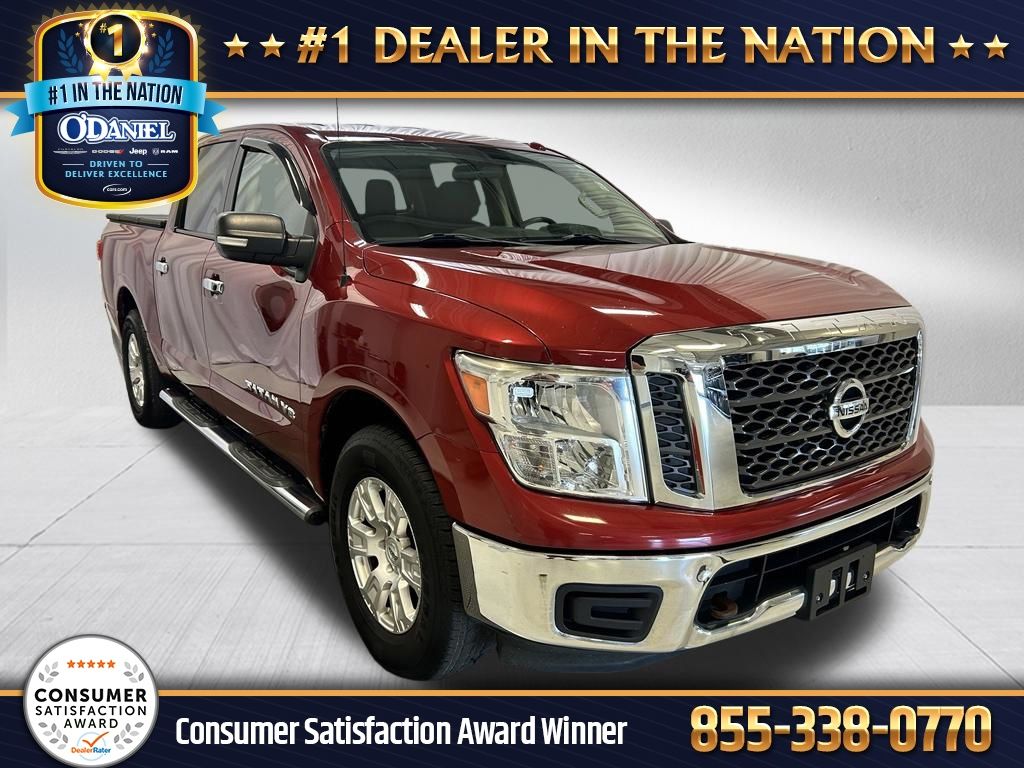 Cayenne Red 2018 Nissan Titan Pickup Truck Four-Wheel Drive 7-Speed Automatic