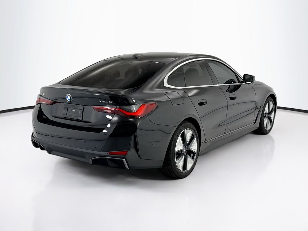 Thumbnail: 2026 BMW i4 - 5