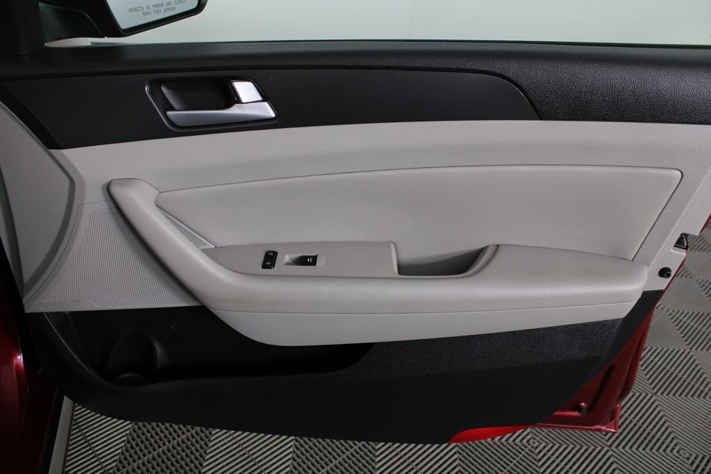 Used 2015 Hyundai Sonata for sale in 