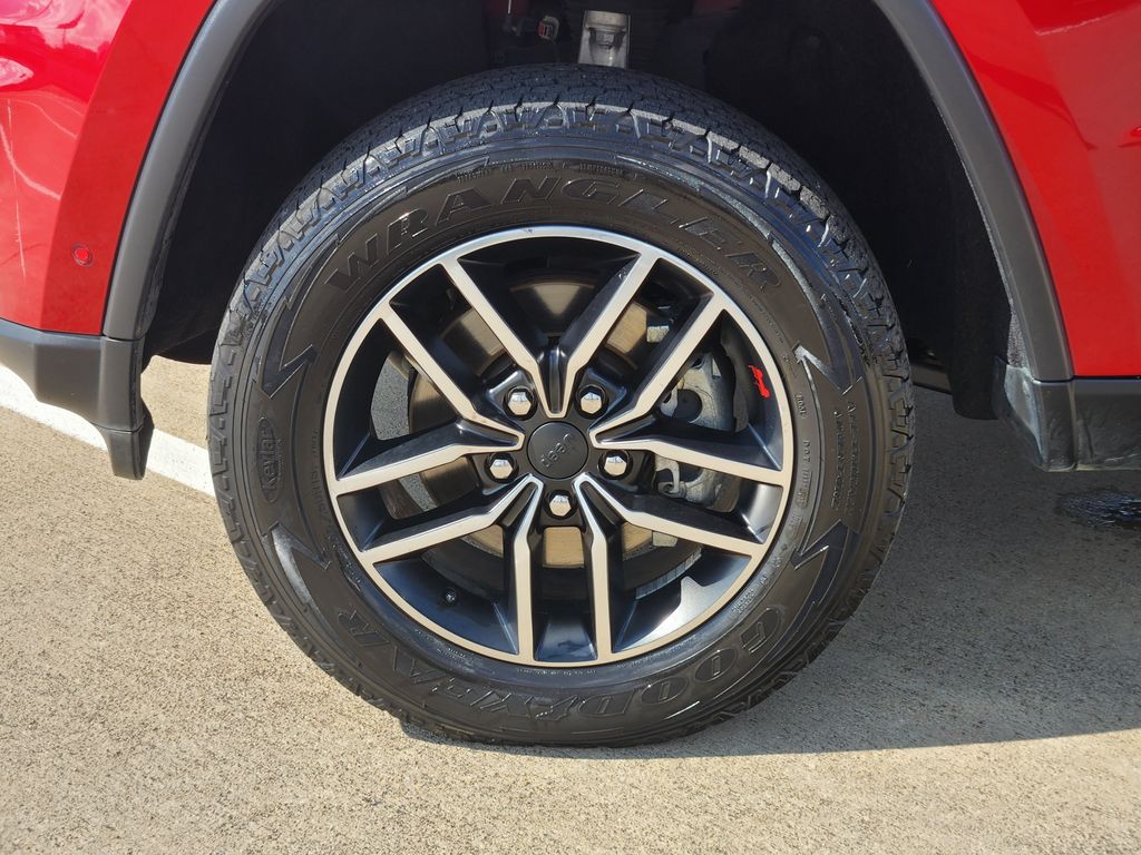 2019 Jeep Grand Cherokee Trailhawk Red at Autostrade