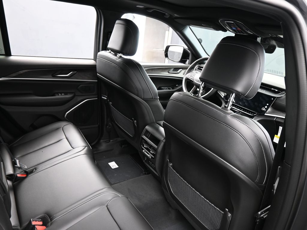 New 2026 Baltic Gray Metallic Clearcoat Jeep Limited image 37