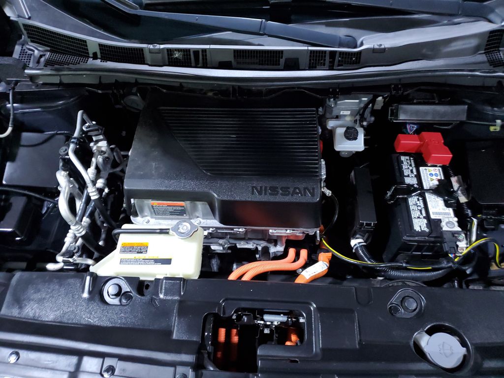 2021 Nissan LEAF SV photo