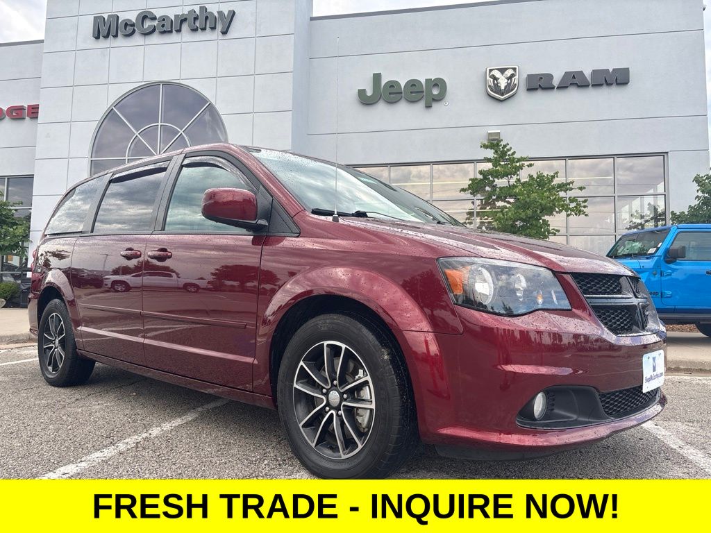 Red 2017 Dodge Grand Caravan Minivan Front-Wheel Drive 6-Speed Automatic