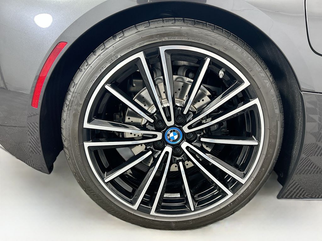 Thumbnail: 2020 BMW  - 29