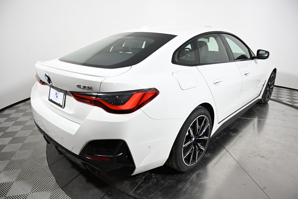 Thumbnail: 2026 BMW 4 Series - 5