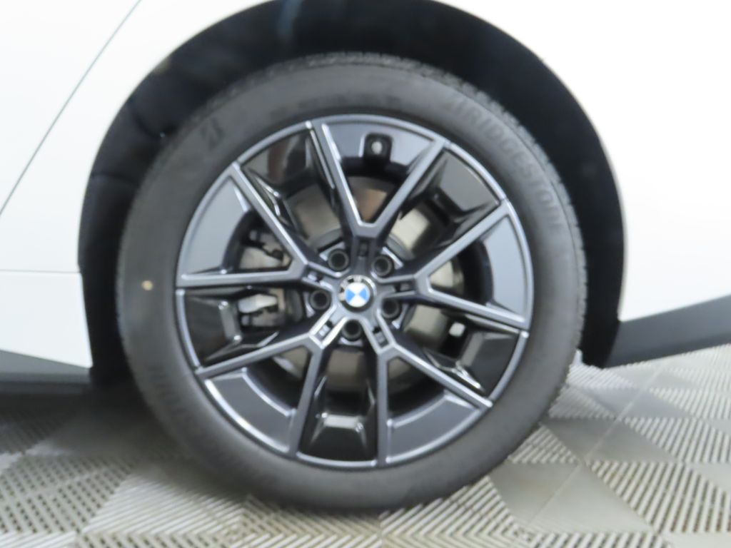 Thumbnail: 2025 BMW i4 - 32