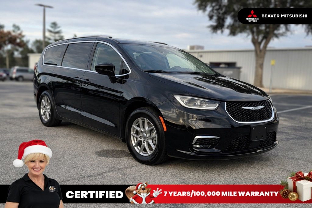 2024 Chrysler Pacifica Touring L's photo