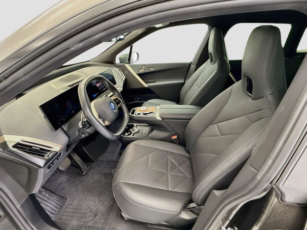 Certified Used 2025 Gray BMW xDrive50 image 18