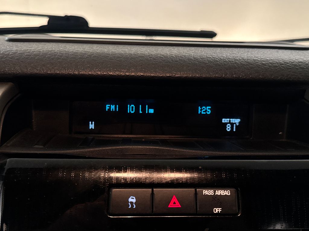 Used 2010 White Ford XLT image 24