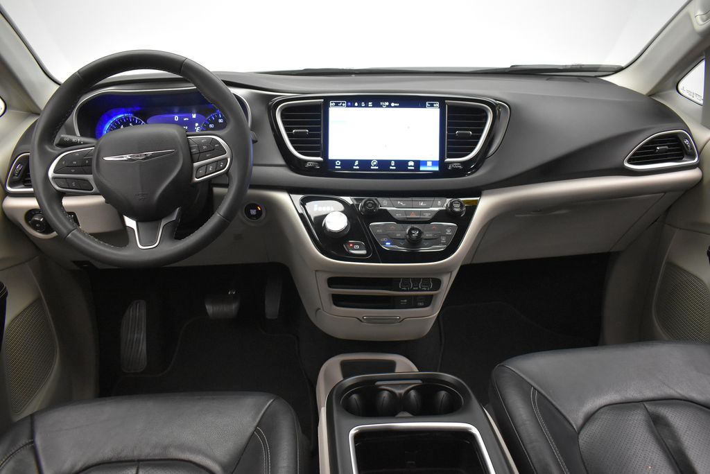 2022 Chrysler Pacifica Touring L 28