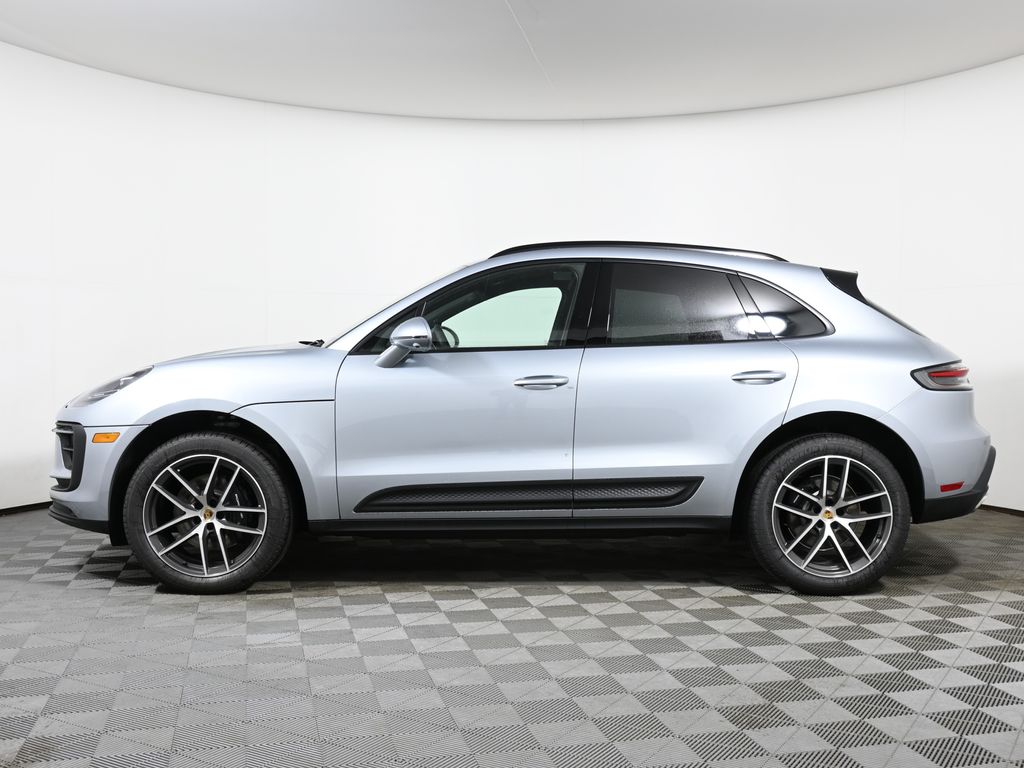 2024 Porsche Macan  2