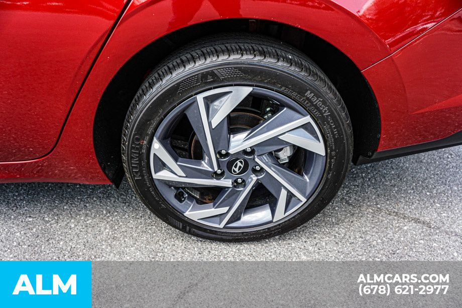 2025 Hyundai Elantra SEL - Photo 17