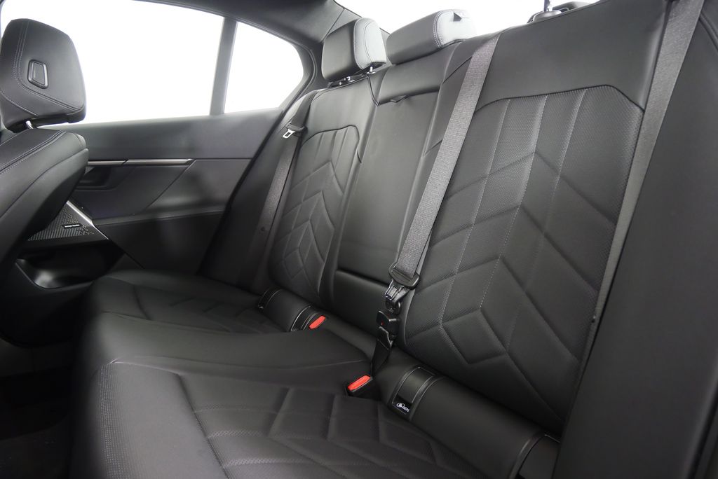 2025 BMW 5 Series 530i 16