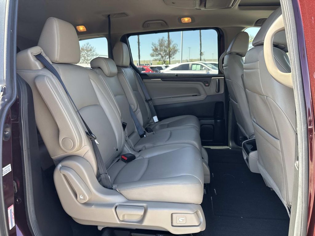Used 2018 Honda Odyssey Touring 4D Passenger Van