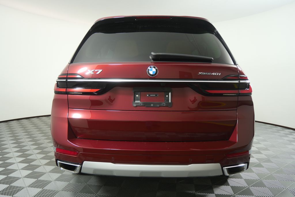 Thumbnail: 2026 BMW X7 - 4