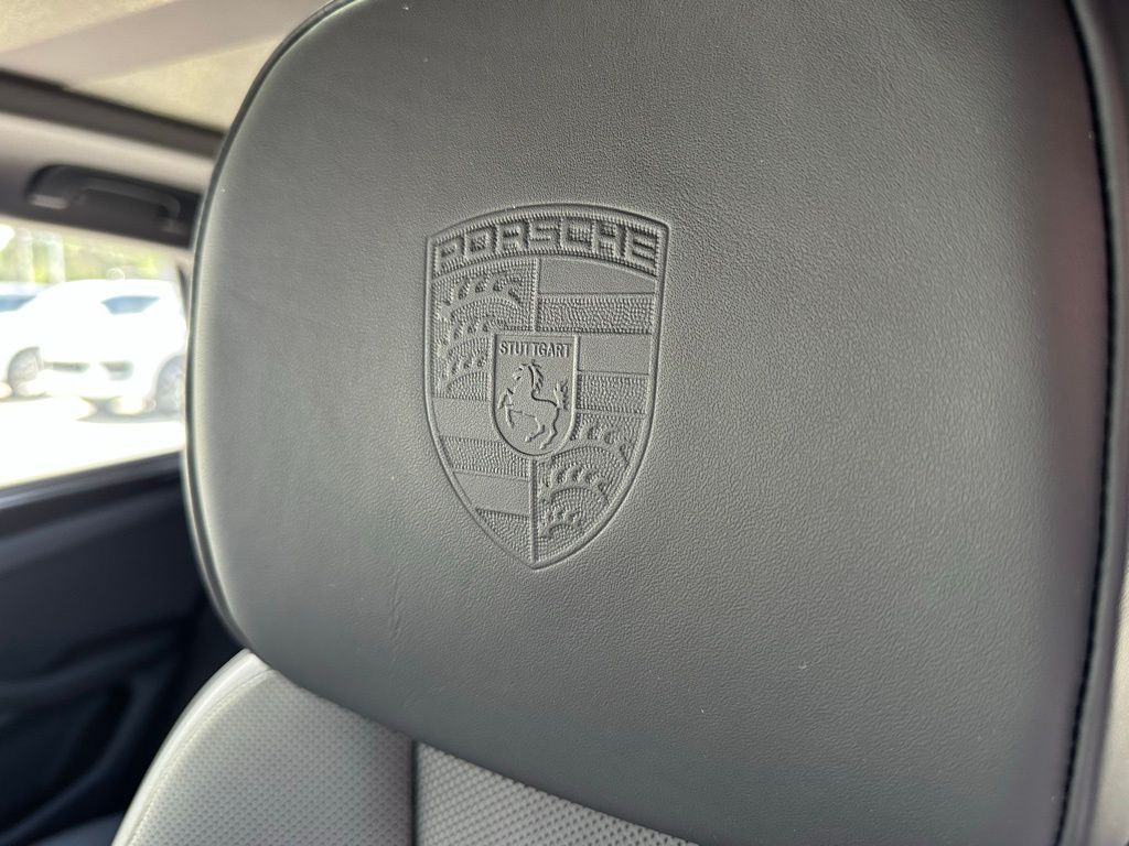 Thumbnail: 2025 Porsche Macan - 18