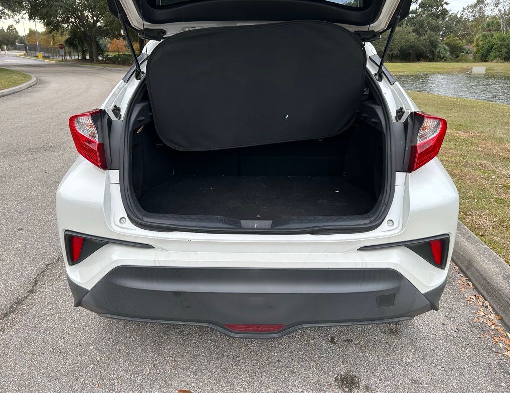 Thumbnail: 2018 Toyota C-HR - 10