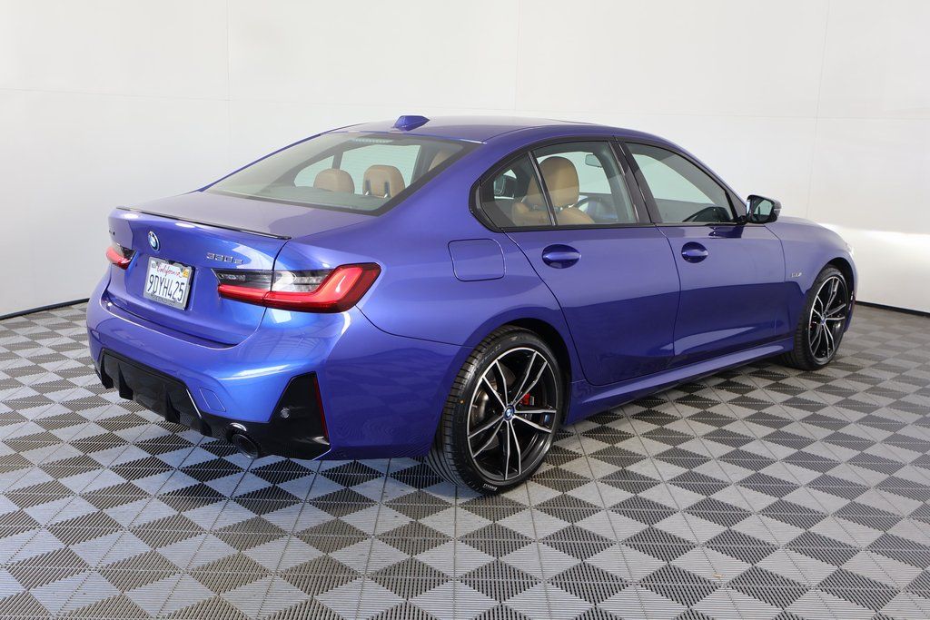 Thumbnail: 2023 BMW 3 Series - 4
