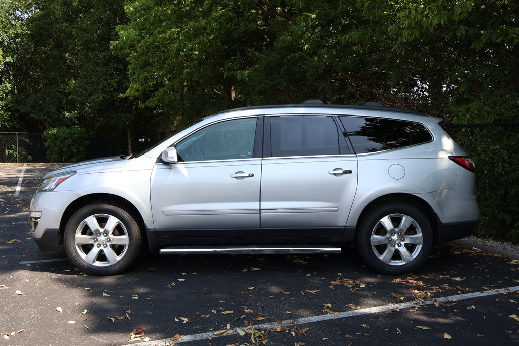 Thumbnail: 2017 Chevrolet Traverse - 4