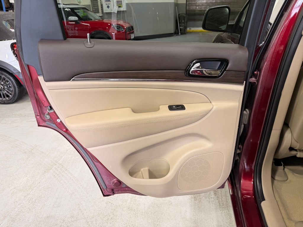 Thumbnail: 2021 Jeep Grand Cherokee - 20