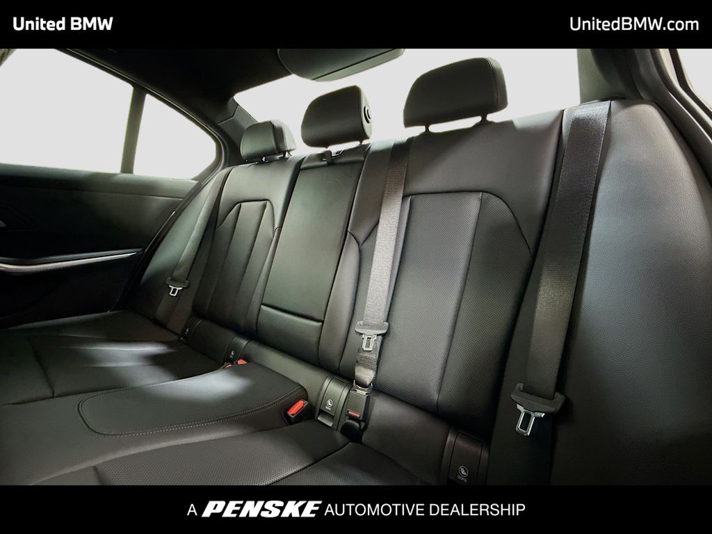 Thumbnail: 2026 BMW 3 Series - 12