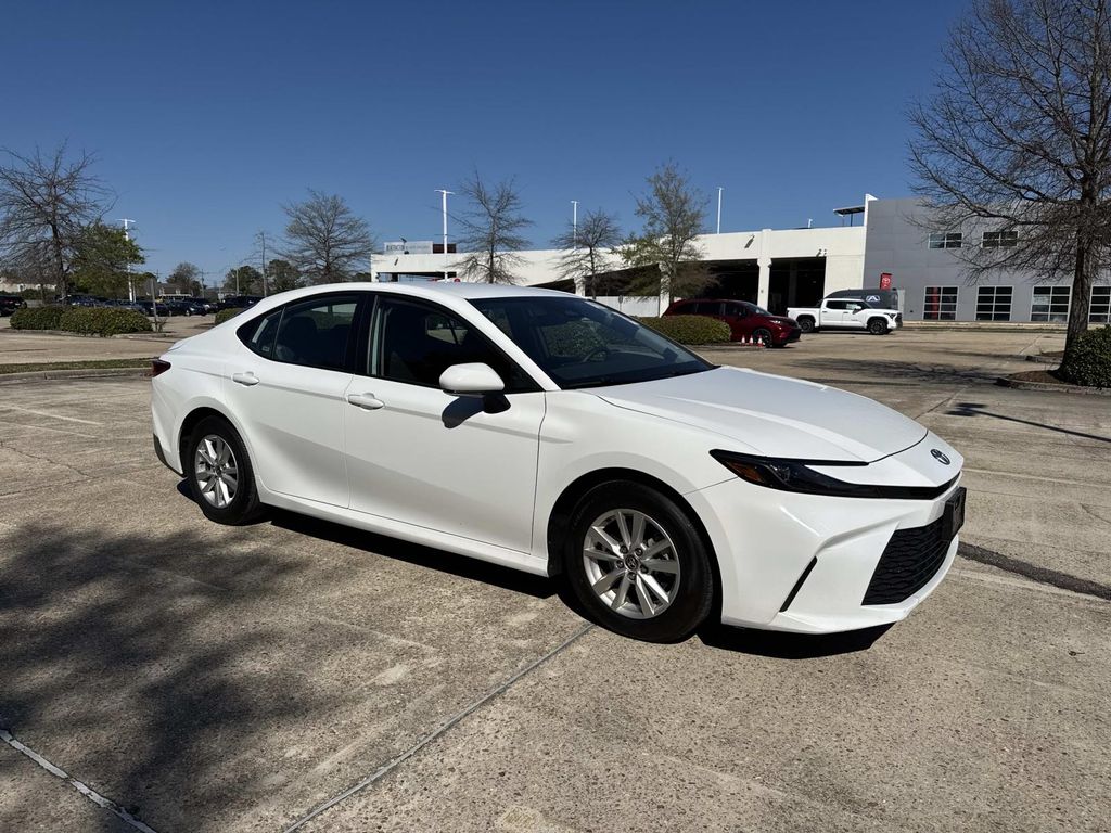 2025 Toyota Camry LE FWD