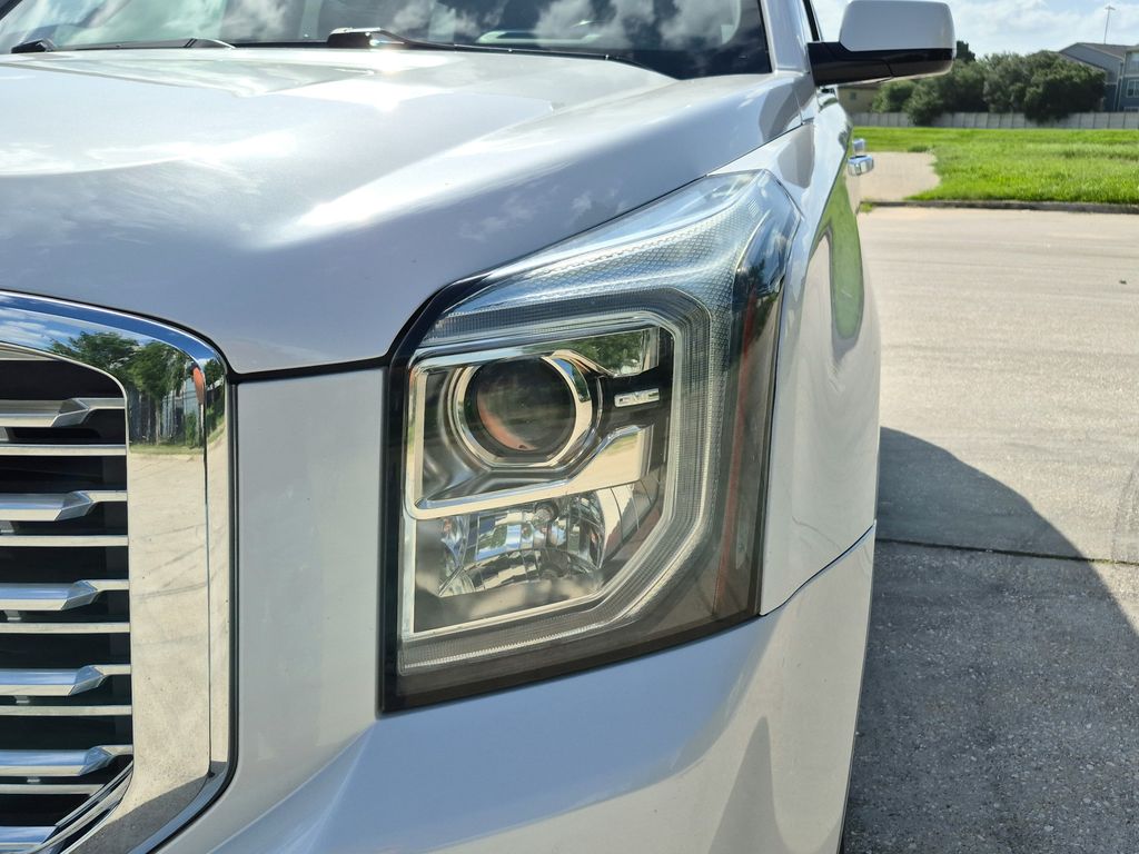 2020 GMC Yukon Denali White at Ultimate Motorsports