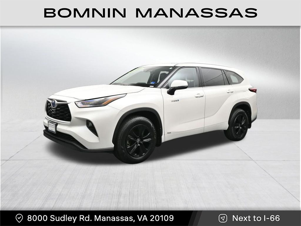 White (Blizzard Pearl) 2021 Toyota Highlander Hybrid XLE AWD SUV / Crossover All-Wheel Drive Continuously Variable Transmission